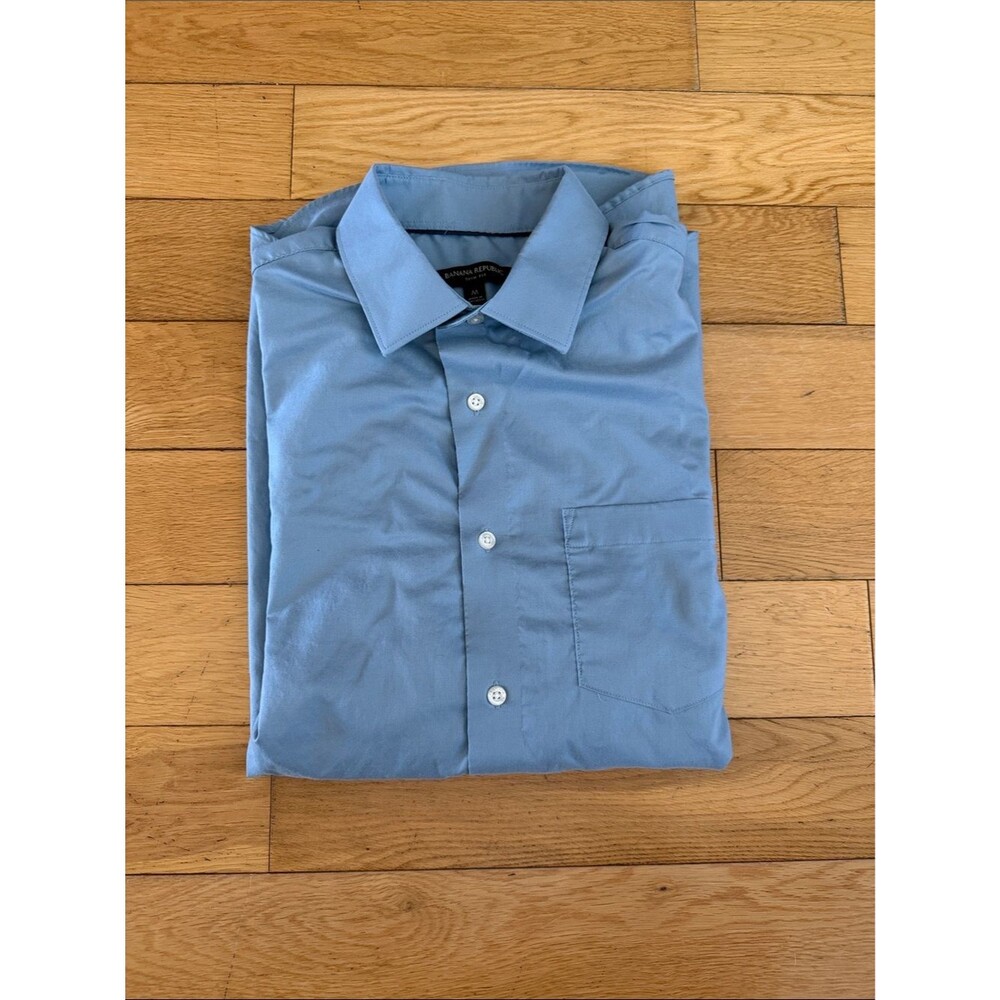 Banana Republic Men's Light Blue Slim-Fit Button-Up Shirt